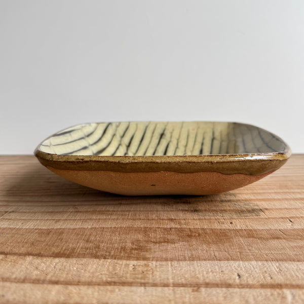 齊藤十郎/ スリップウェア角皿/b