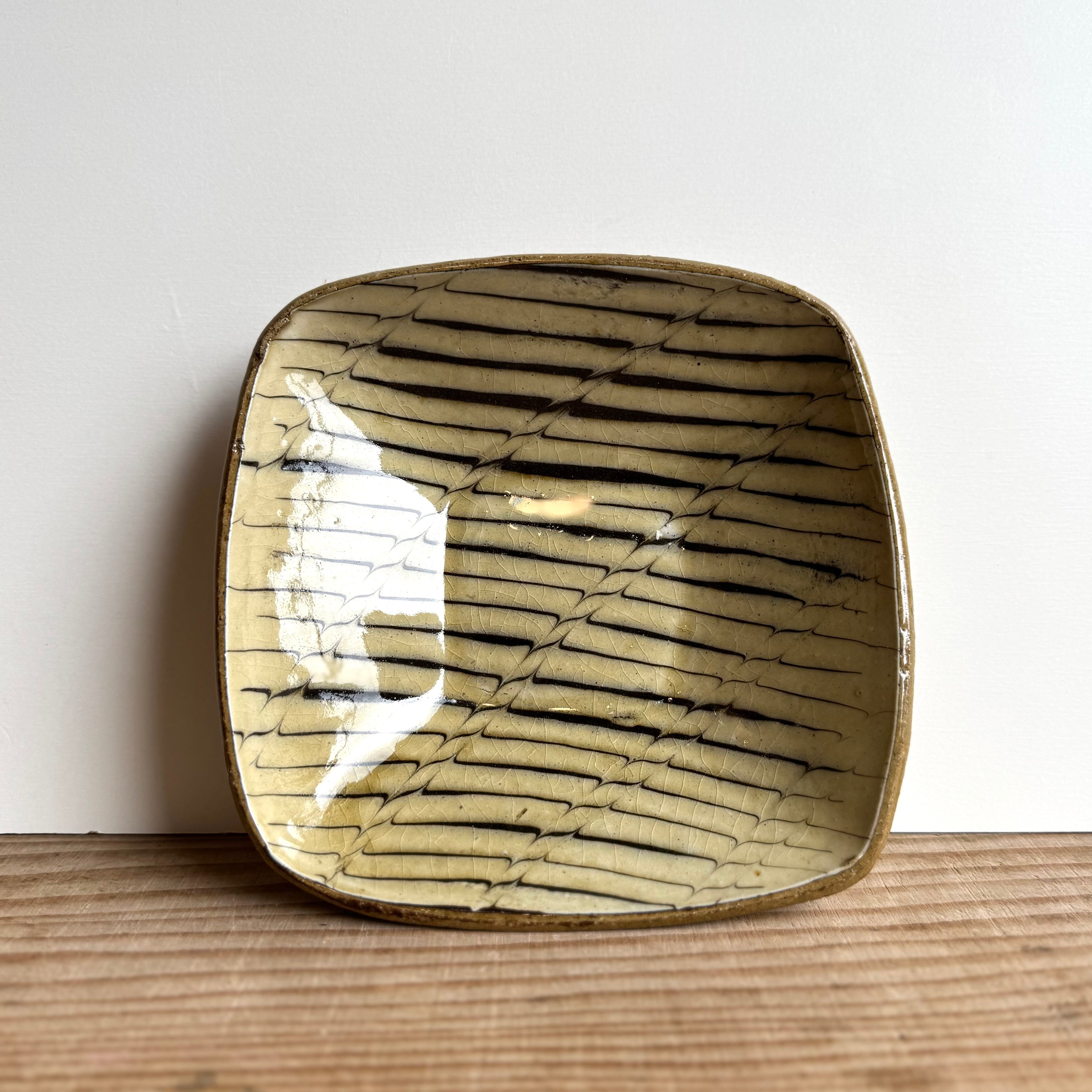 齊藤十郎/ スリップウェア角皿/b