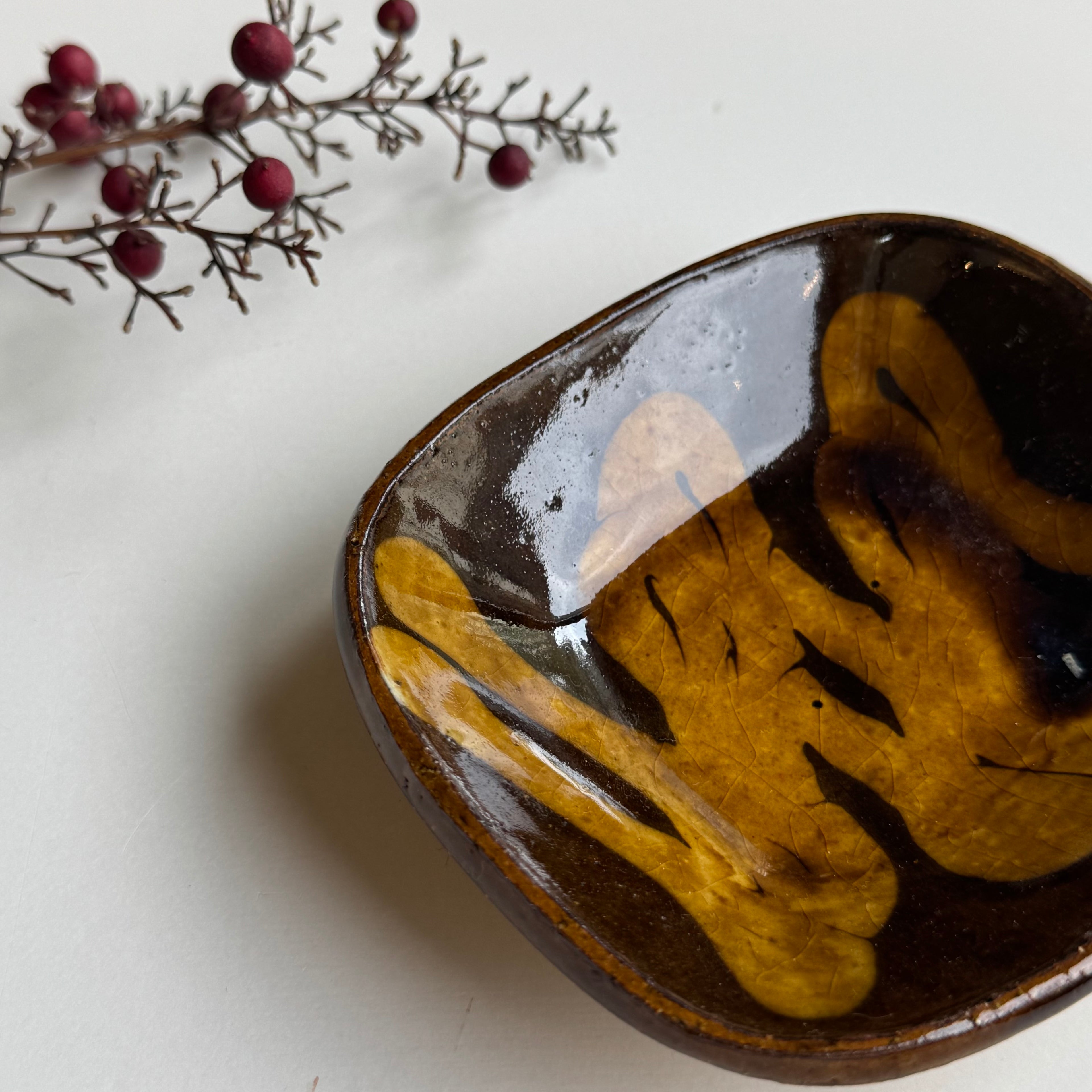 スリップ角皿(小)