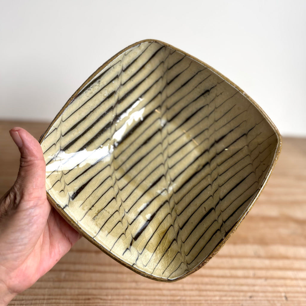 齊藤十郎/ スリップウェア角皿/b