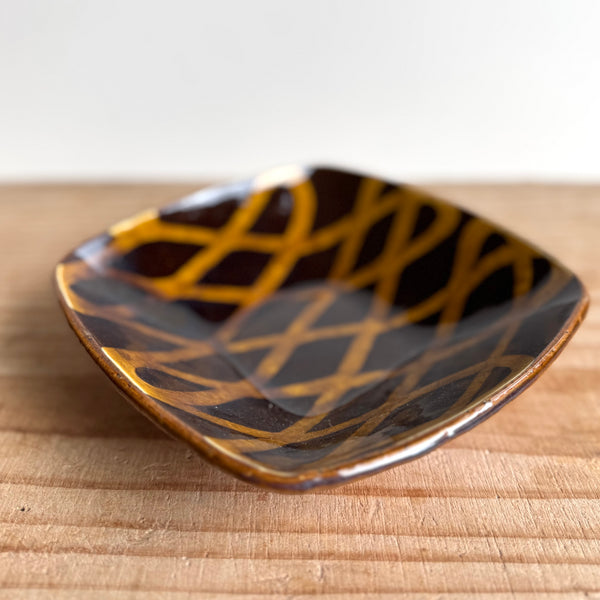 齊藤十郎/ スリップウェア角皿/a