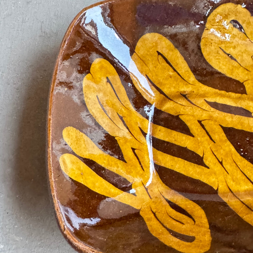 齊藤十郎/ スリップウェア角皿(2本グルグル)