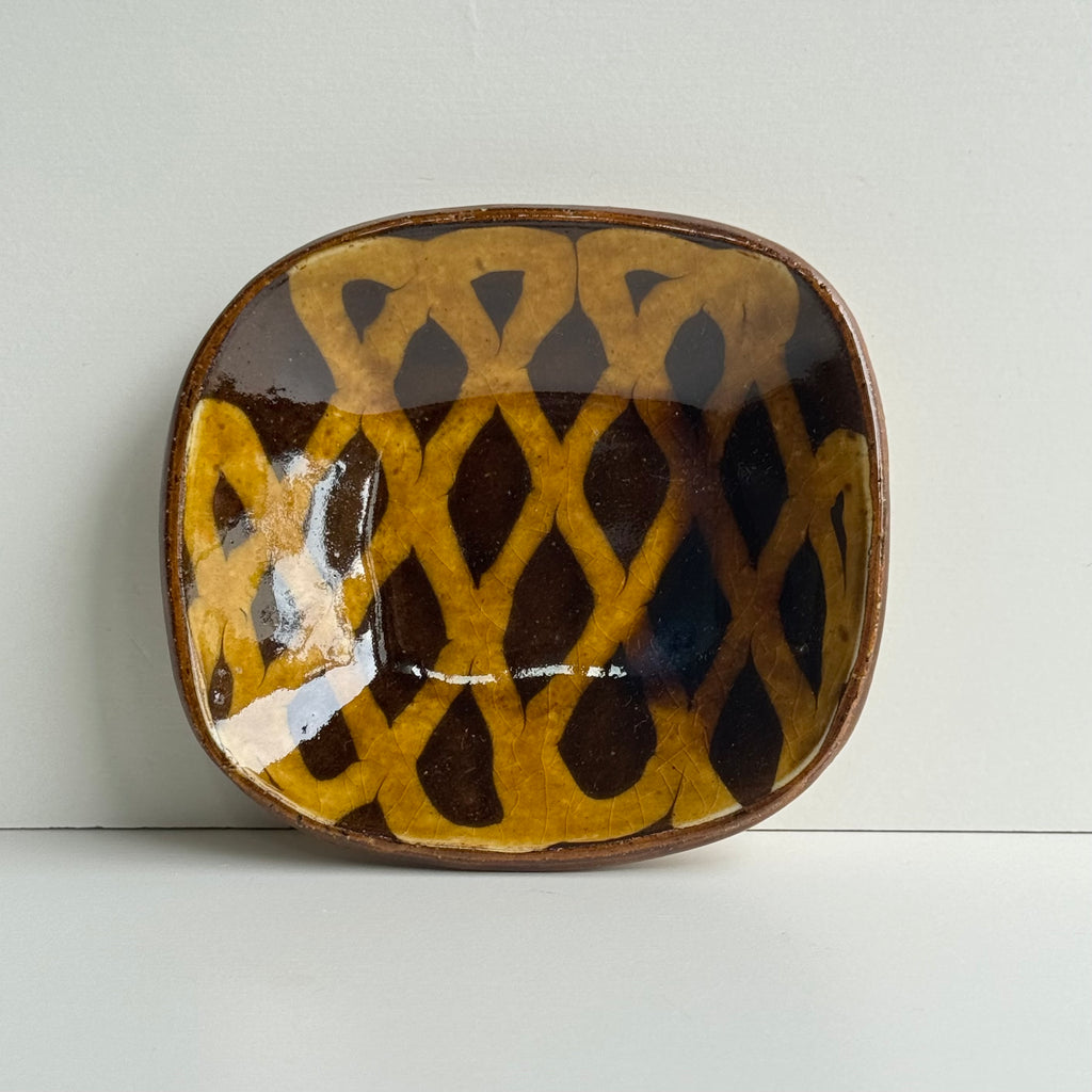 スリップ角皿(小)