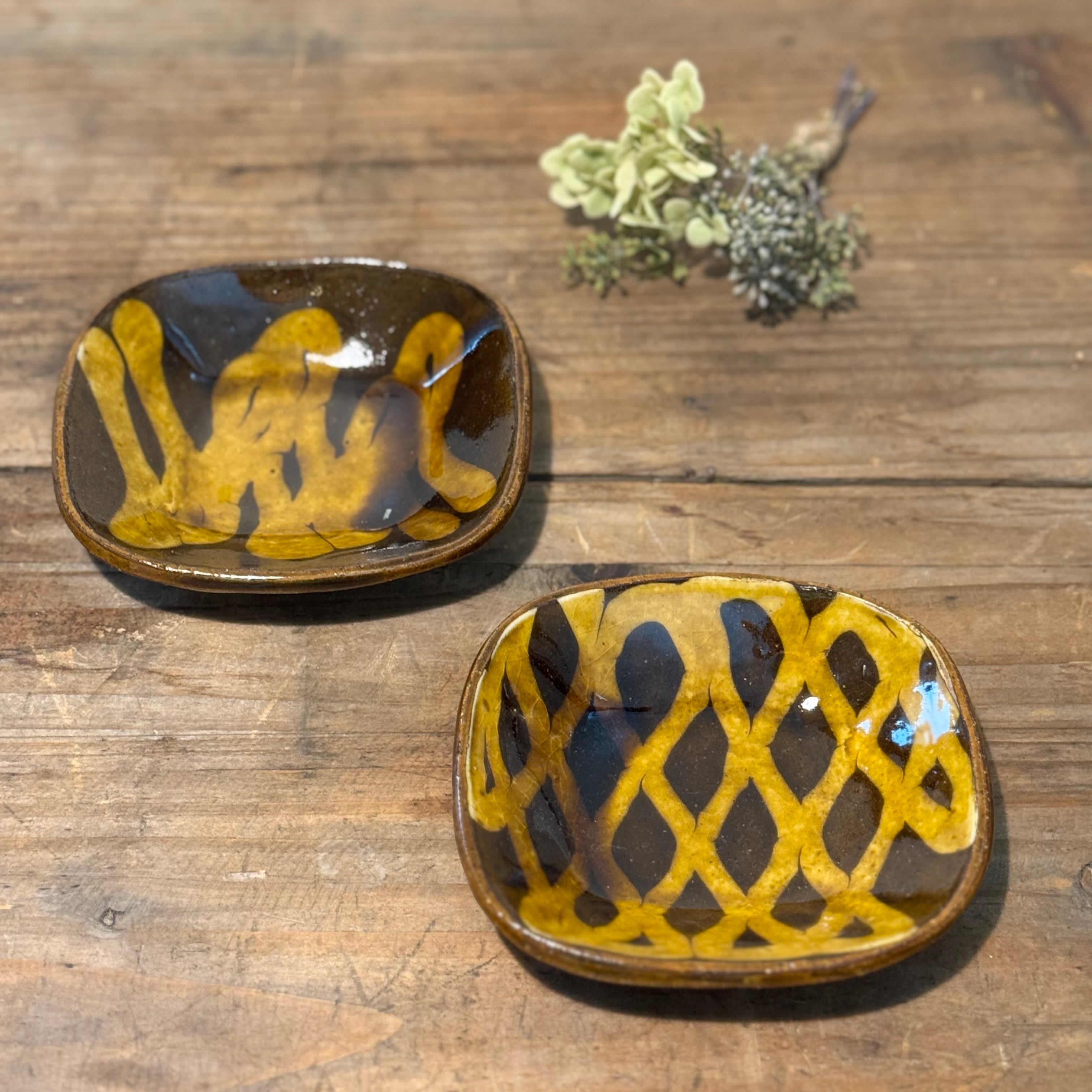 スリップ角皿(小)