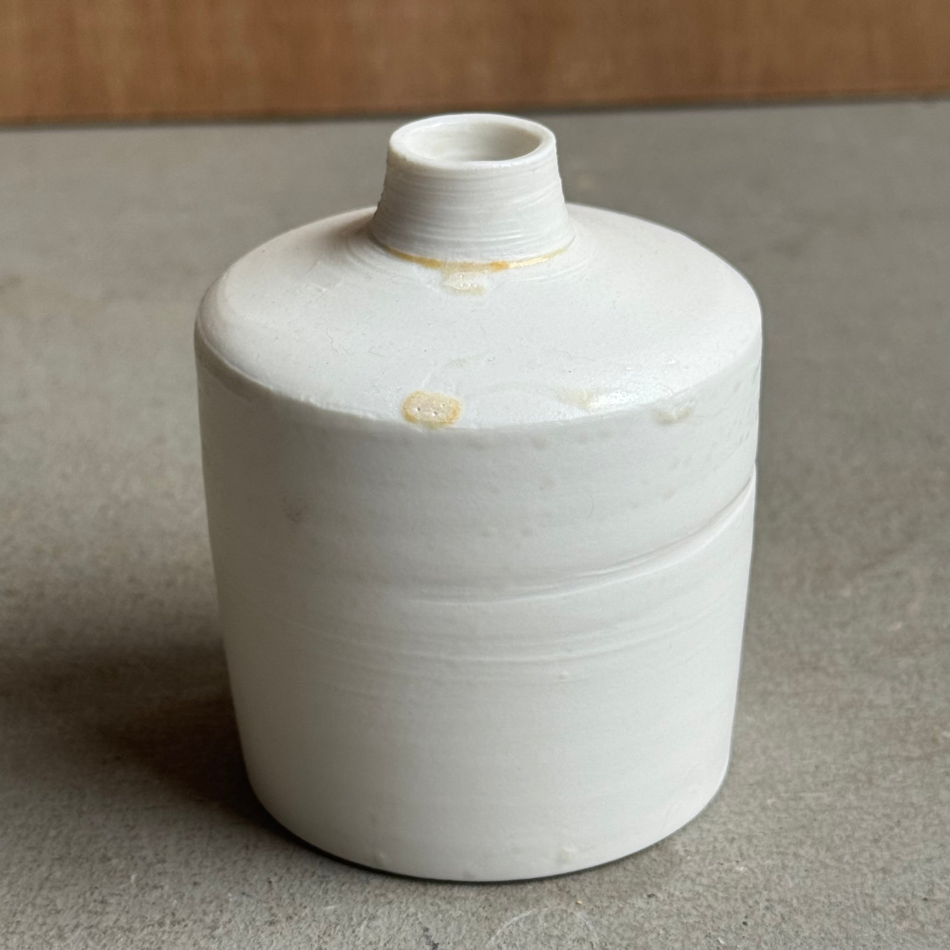 齋藤十郎 白磁一輪挿し①