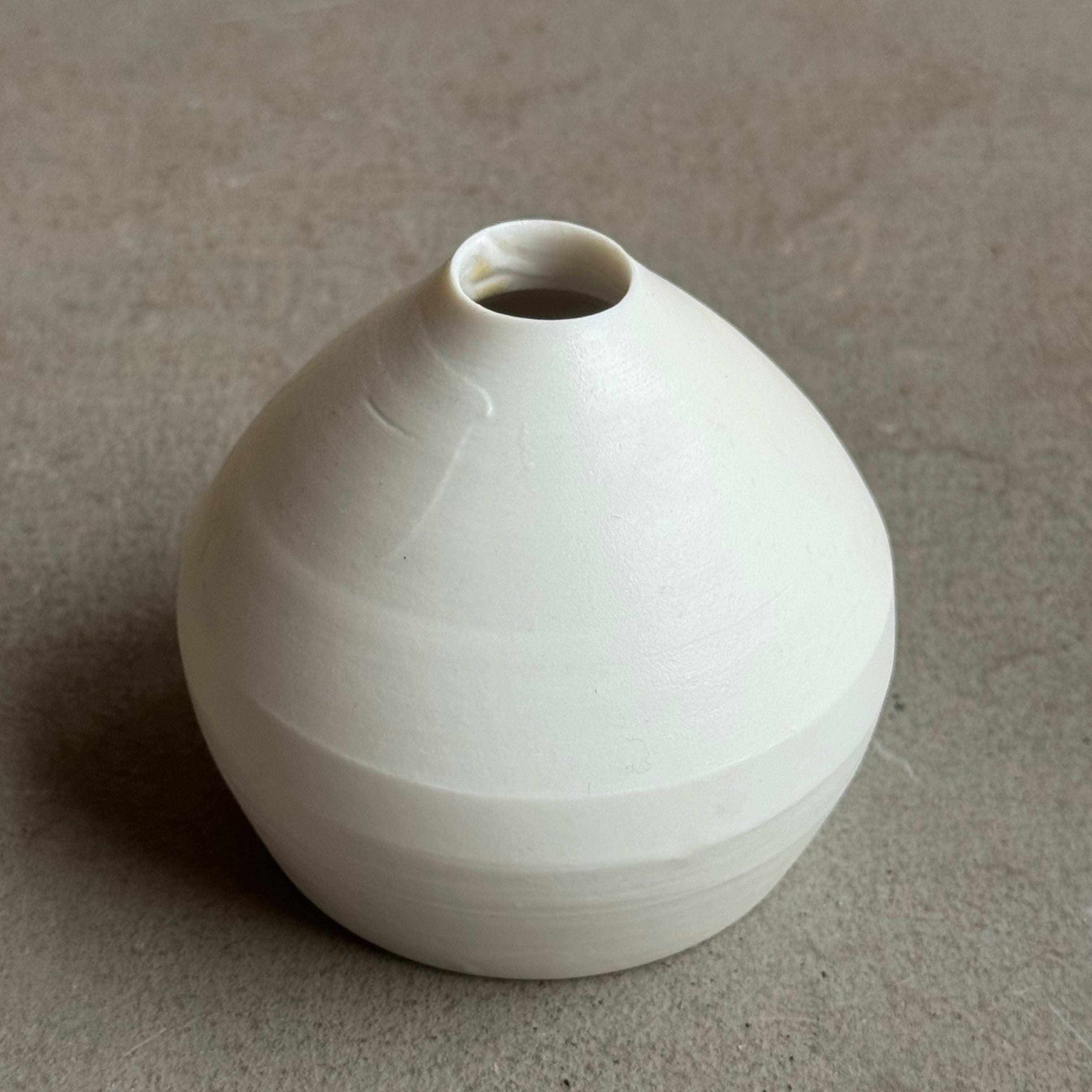 齋藤十郎 白磁一輪挿し②