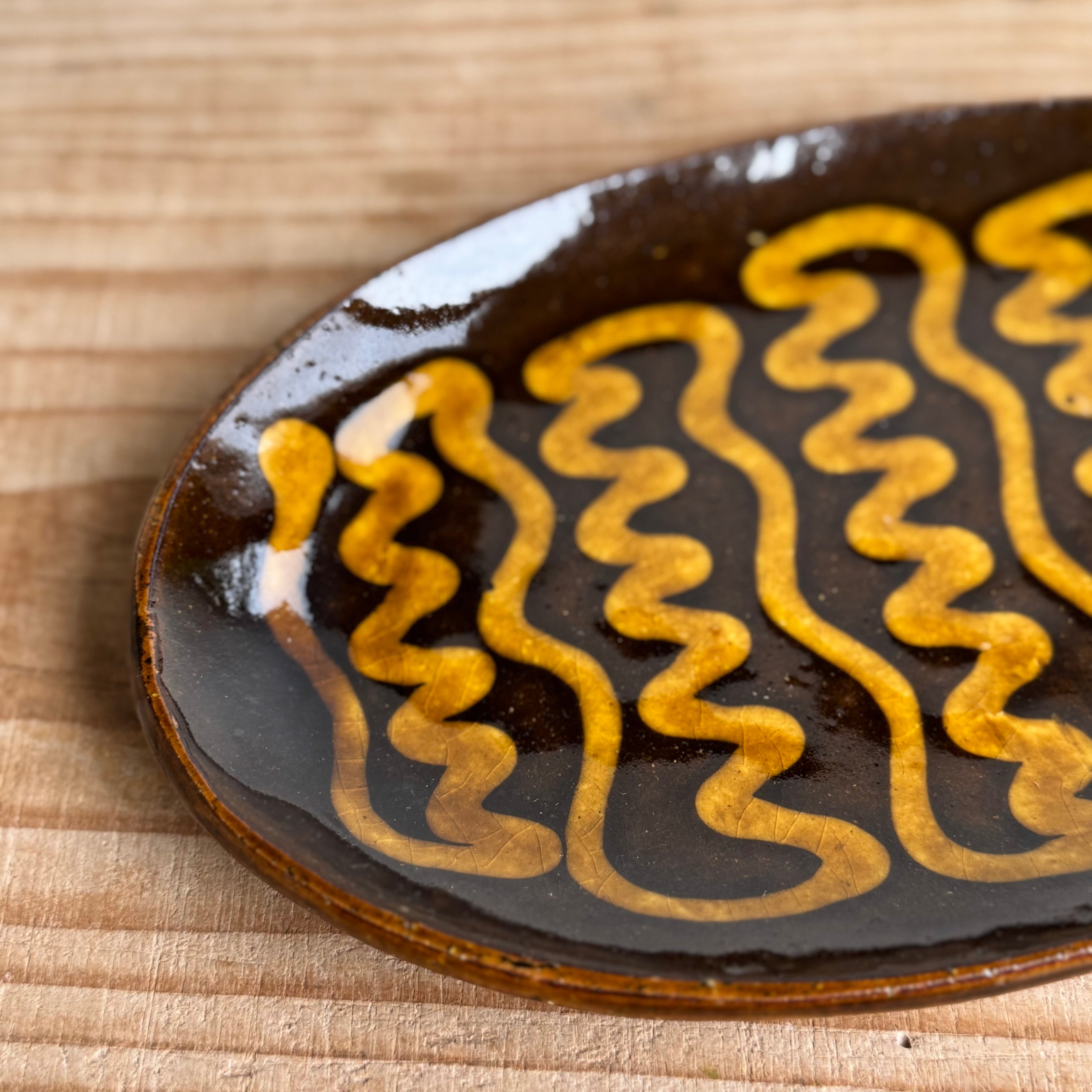 齊藤十郎/ スリップウェア楕円皿/a