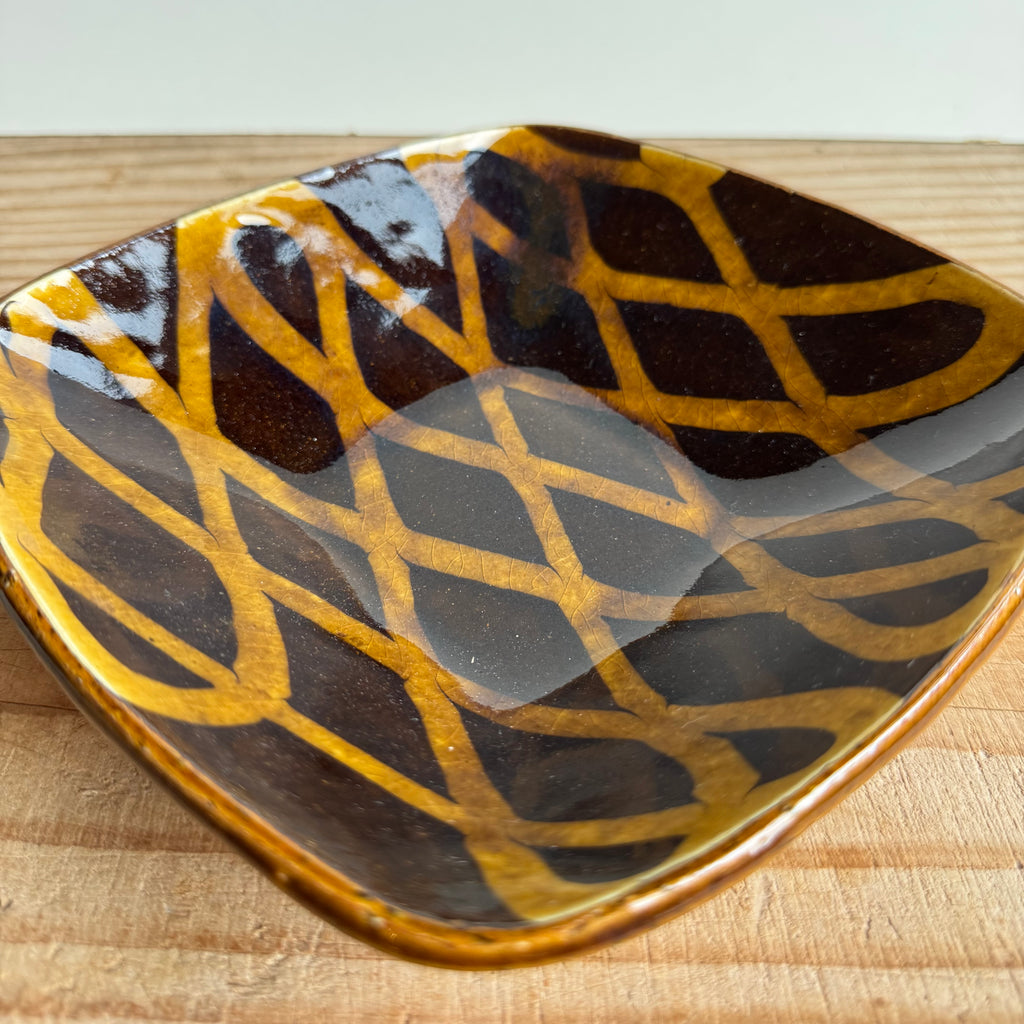 齊藤十郎/ スリップウェア角皿/a