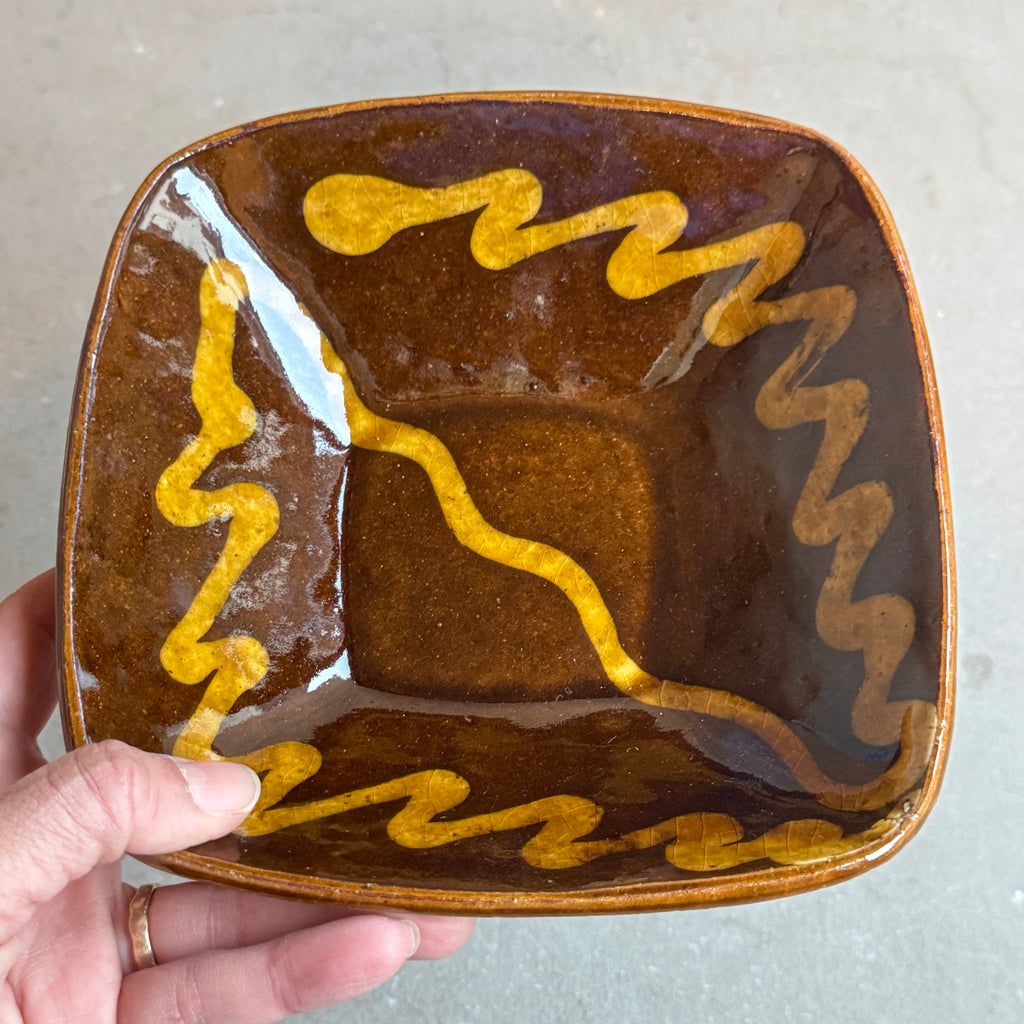 齊藤十郎/ スリップウェア角皿(縁ナミ)