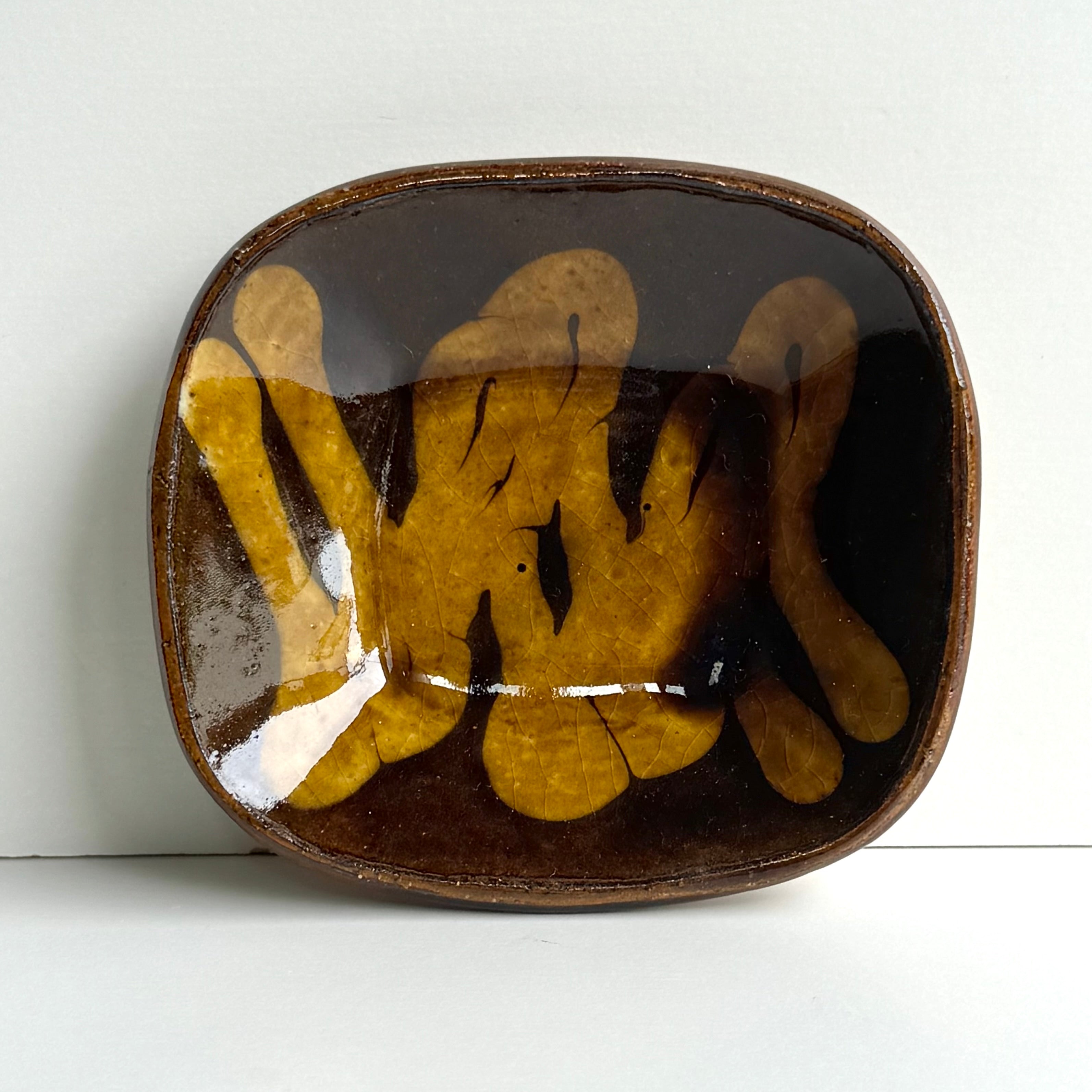 スリップ角皿(小)