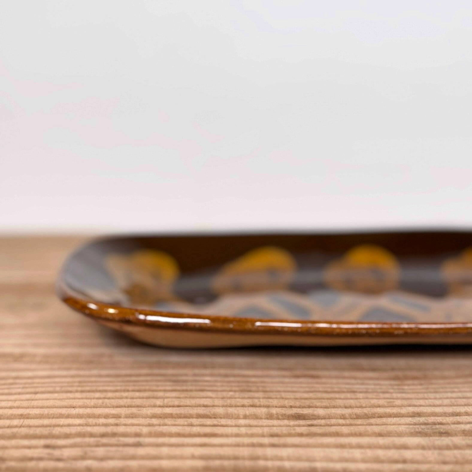 齊藤十郎/ スリップウェアさんま皿 /b