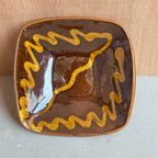 齊藤十郎/ スリップウェア角皿(縁ナミ)