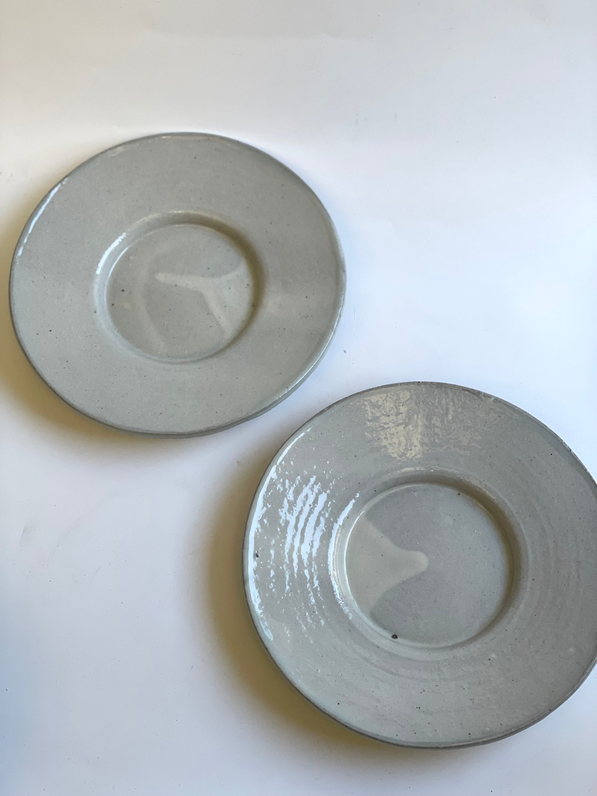 デルフト皿7寸(鉄釉)＜齊藤十郎＞｜器・生活道具ー日和