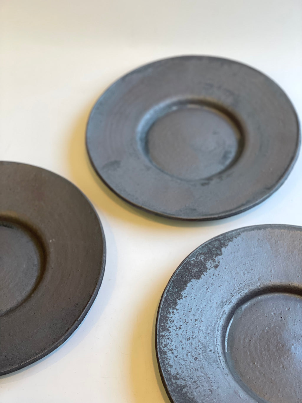 ７寸デルフト皿　鉄釉