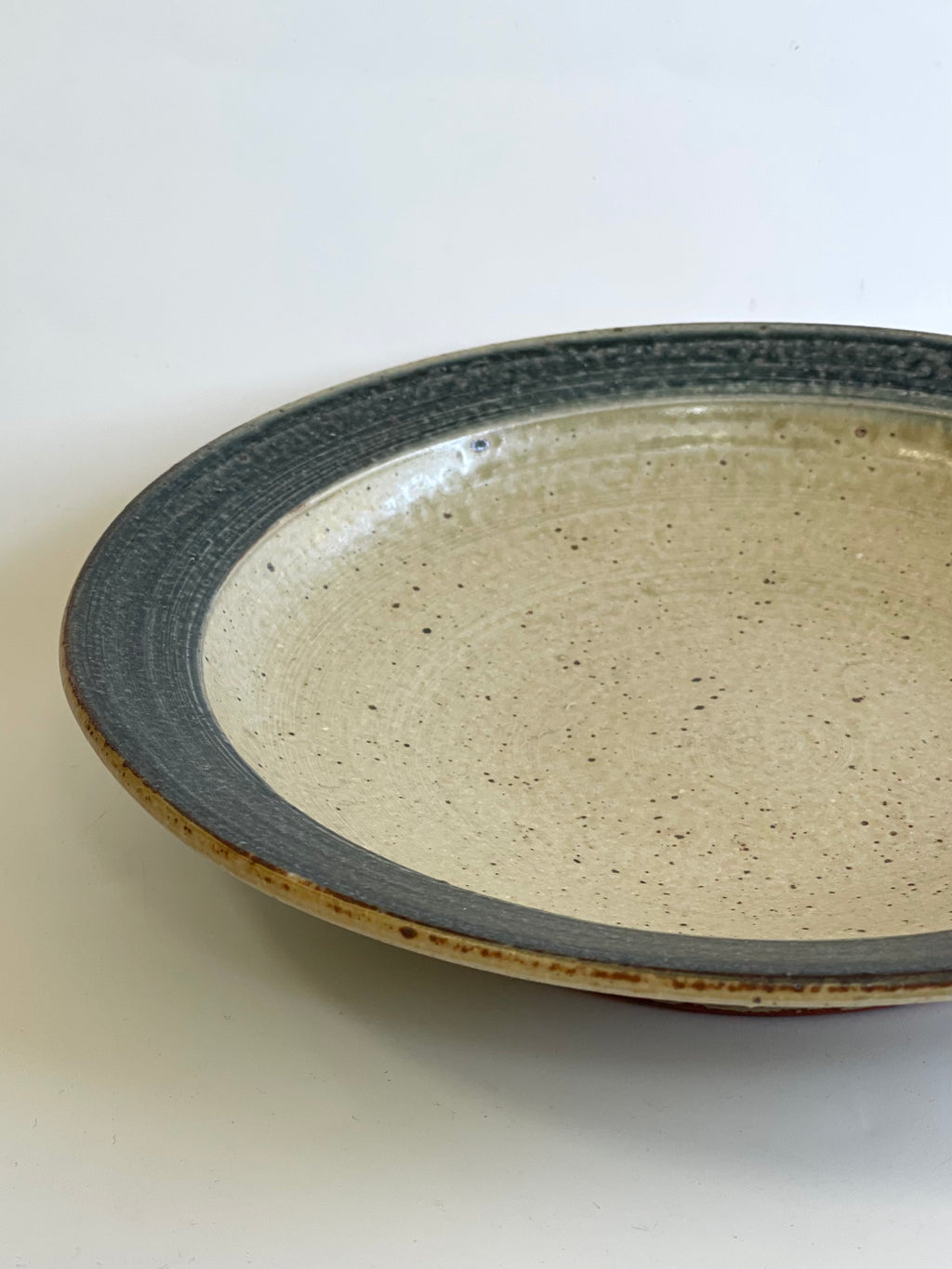 8寸皿 (いらぼ釉）