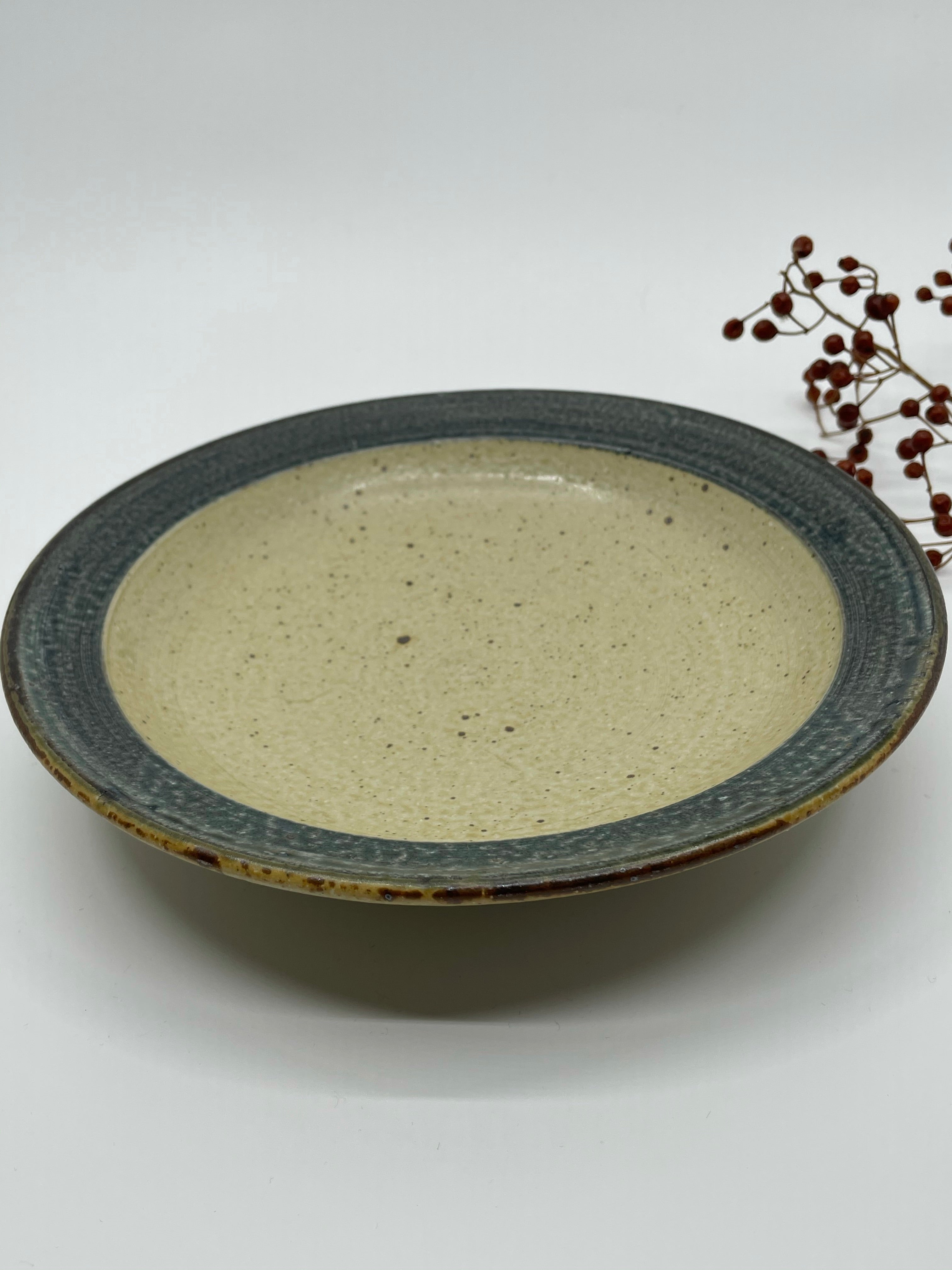 7寸皿 (いらぼ釉）