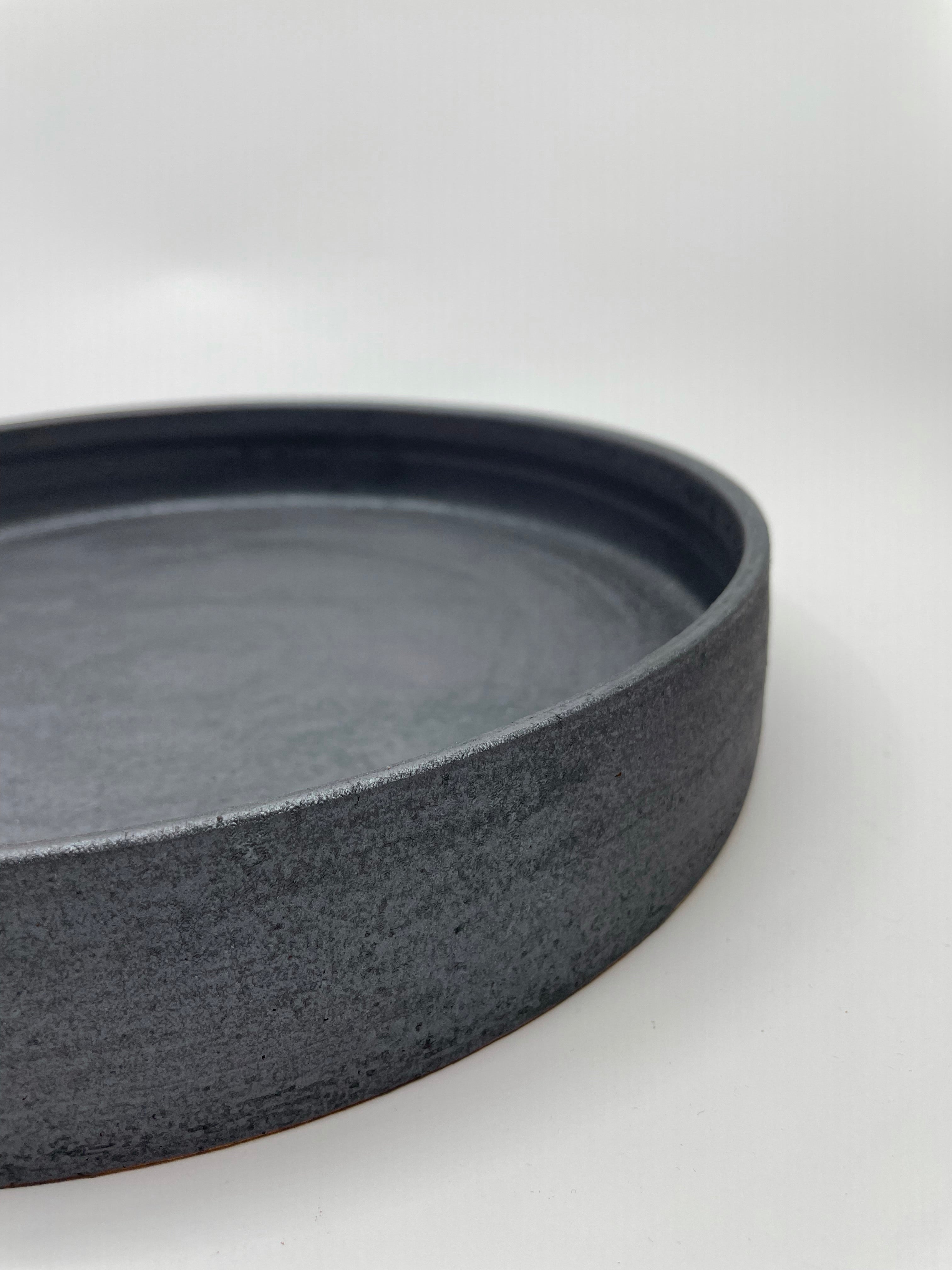 9寸ドラ鉢(鉄釉)