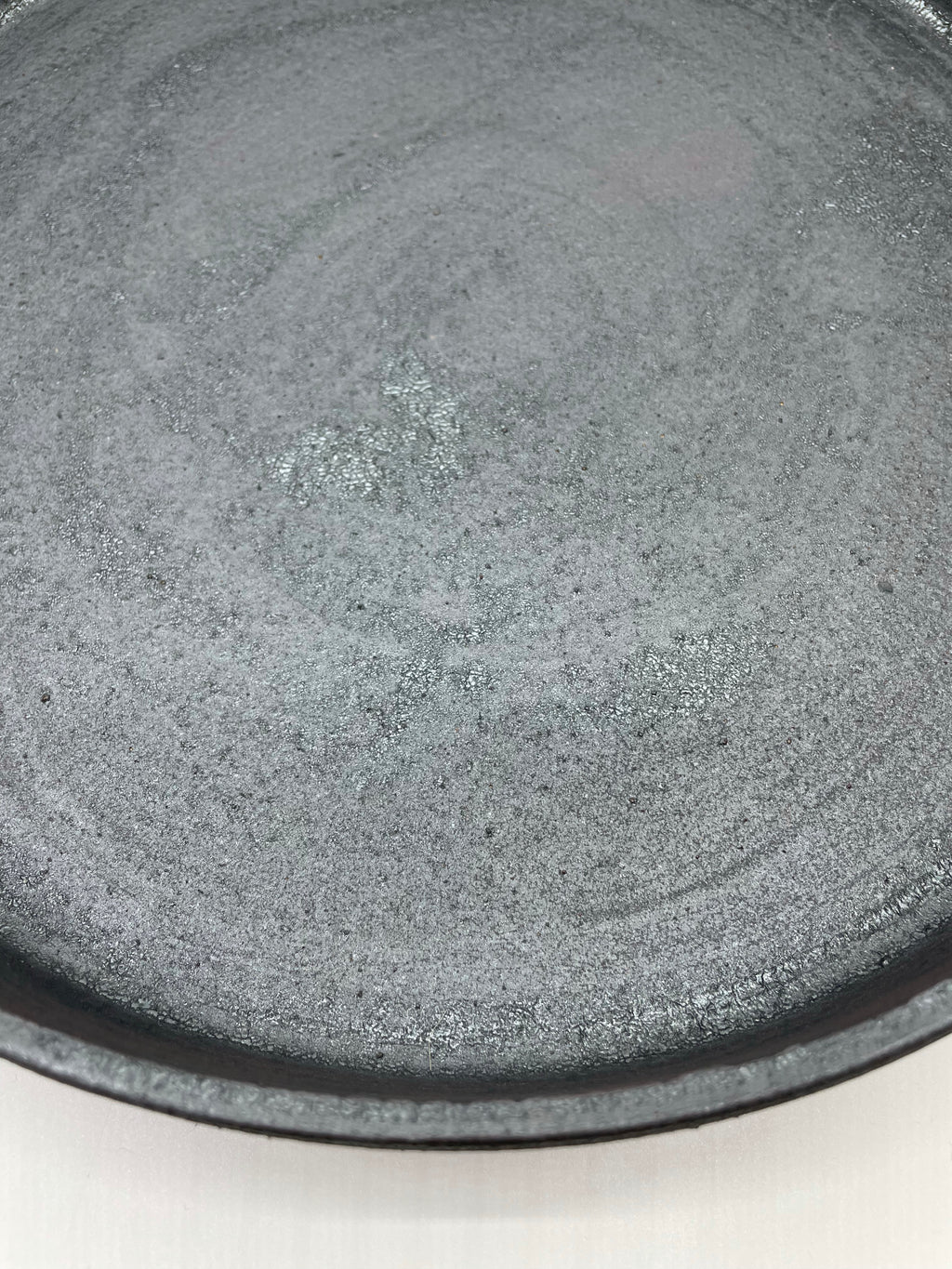 9寸ドラ鉢(鉄釉)