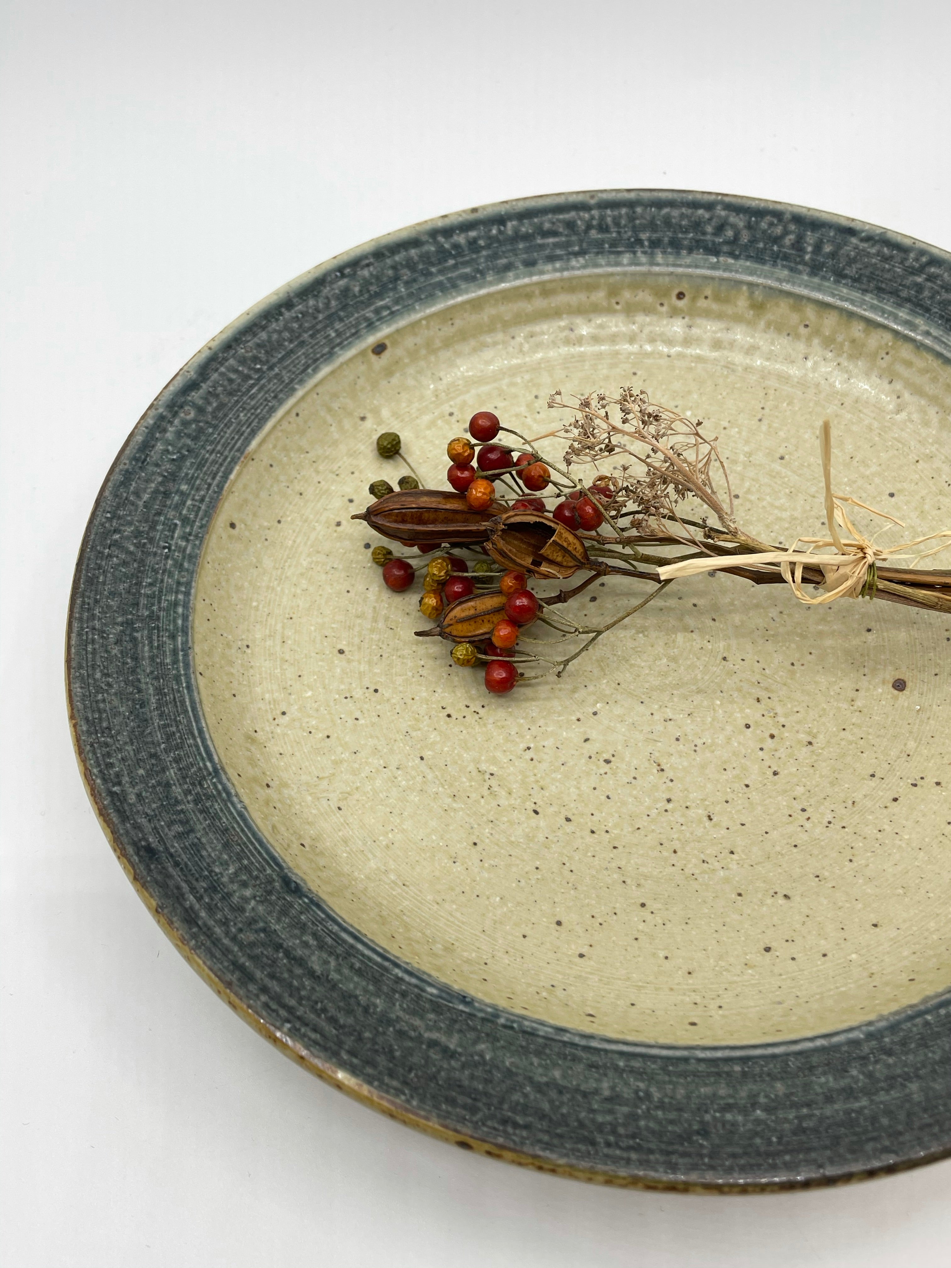 7寸皿 (いらぼ釉）