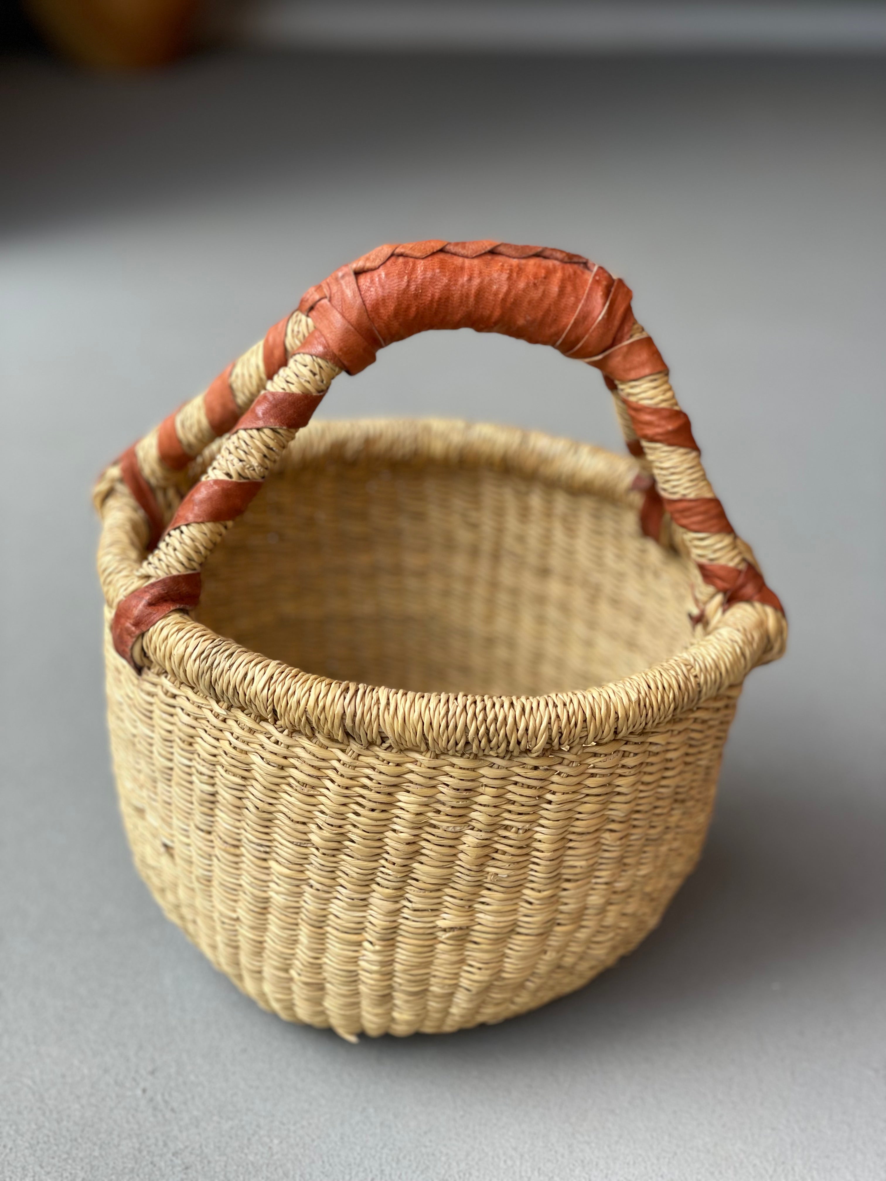 ブルキナカゴ(小)