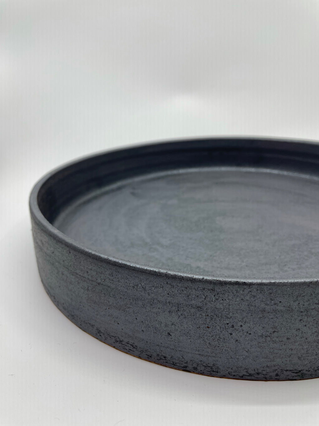 9寸ドラ鉢(鉄釉)