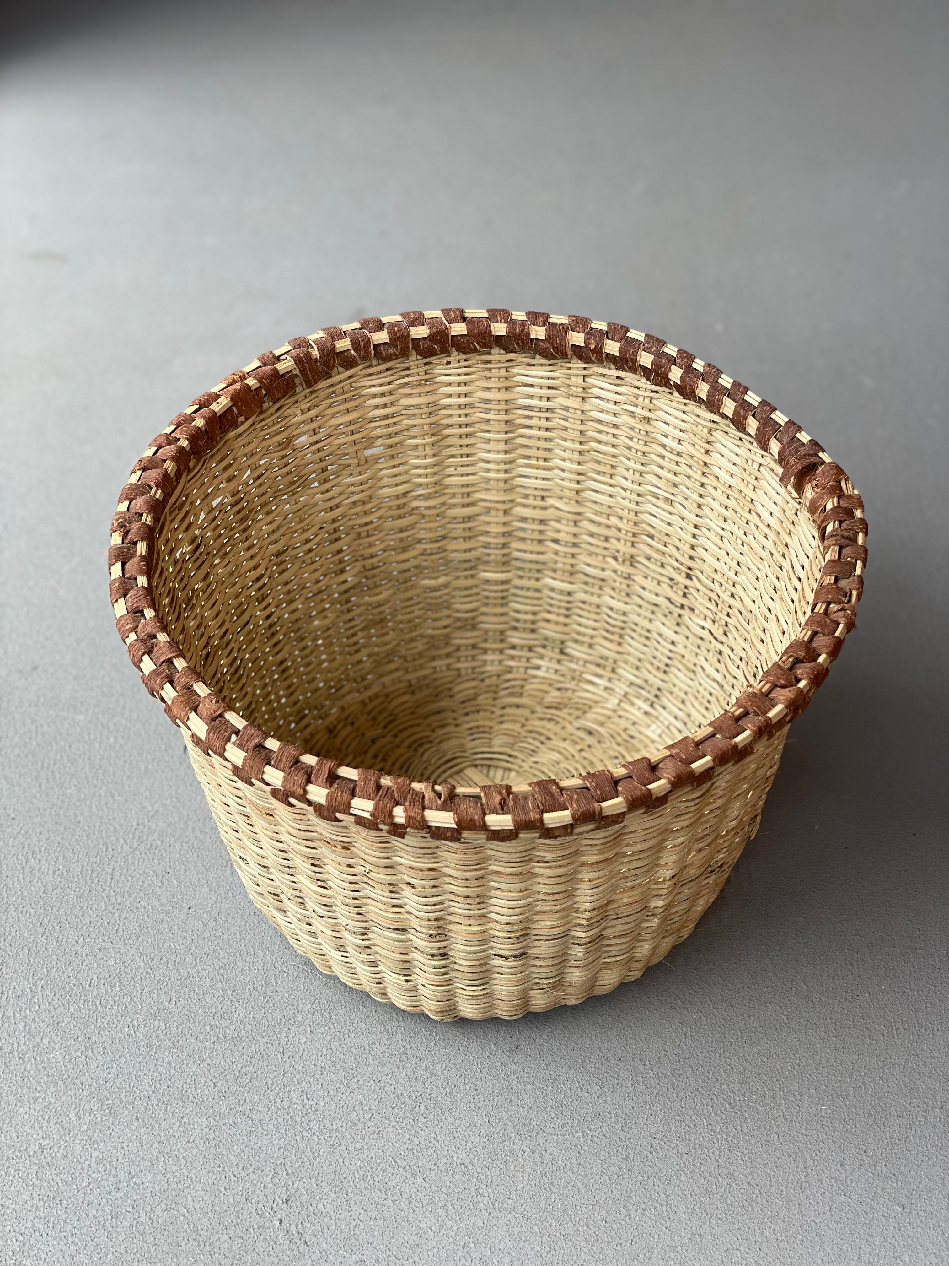 アチョリカゴ（小）