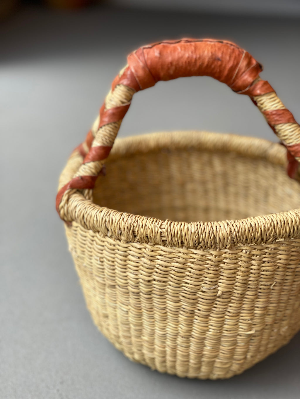 ブルキナカゴ(小)